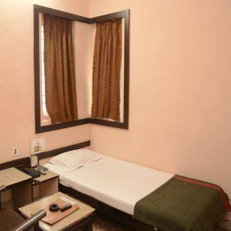 Hotel Grand, Nagpur 4